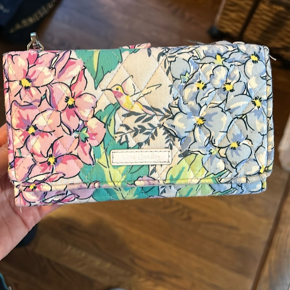 Very Bradley hydrangea wristlet